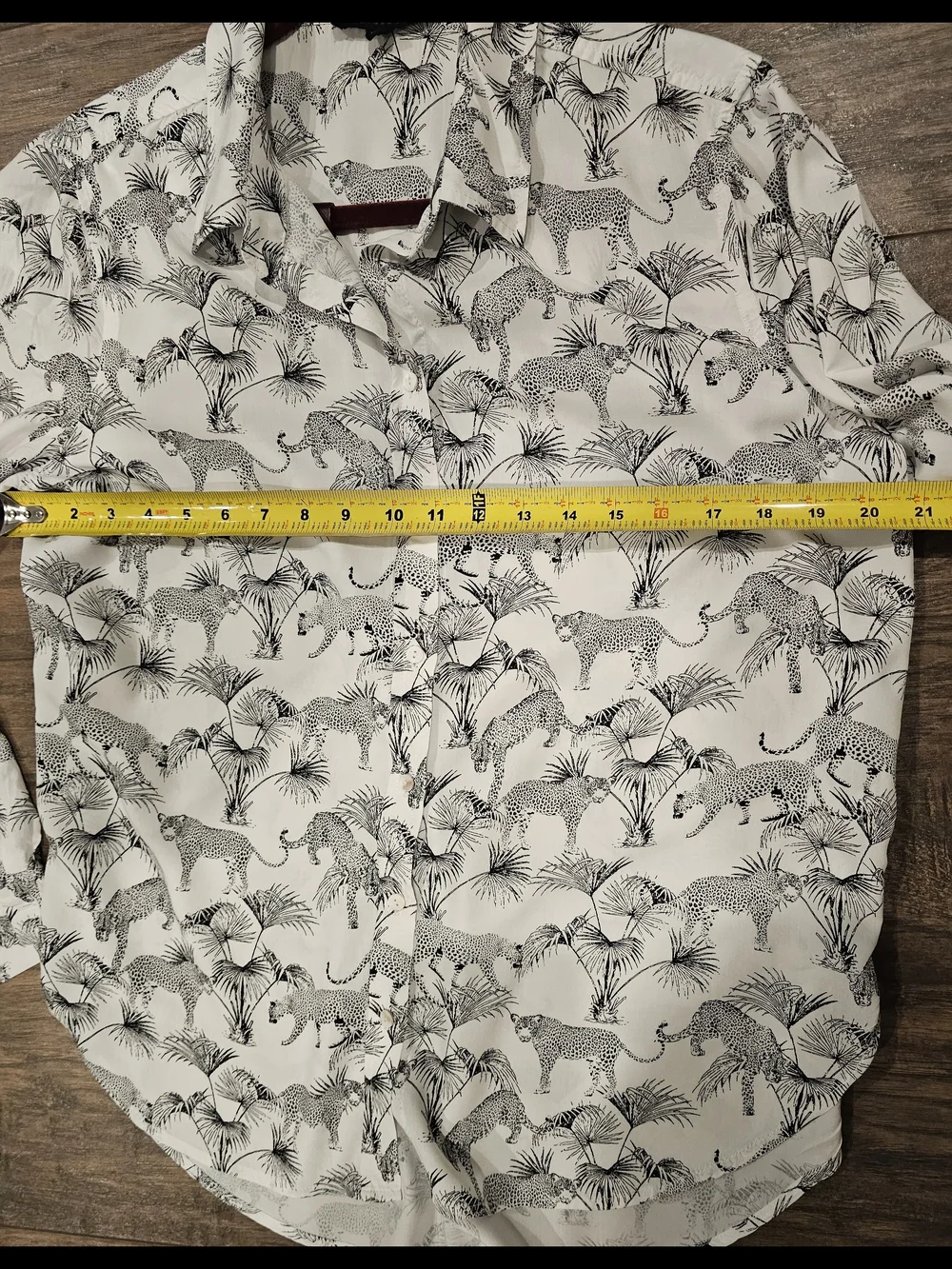 Jane & Delancey Long-Sleeve Button-Down Shirt Cheetah Palm Print Large